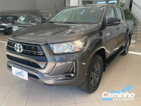 TOYOTA HILUX 2.8 D-4D TURBO DIESEL CD SR 4X4 AUTOMÁTICO